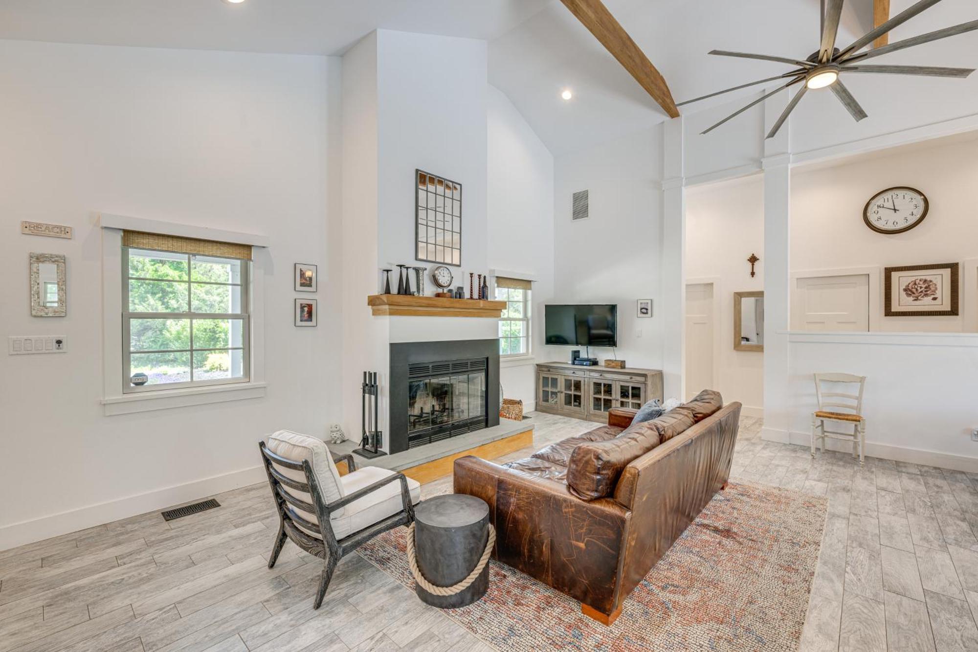 Distinctive Hamptons Home With Pool Near Bay, Ocean Hampton Bays Εξωτερικό φωτογραφία