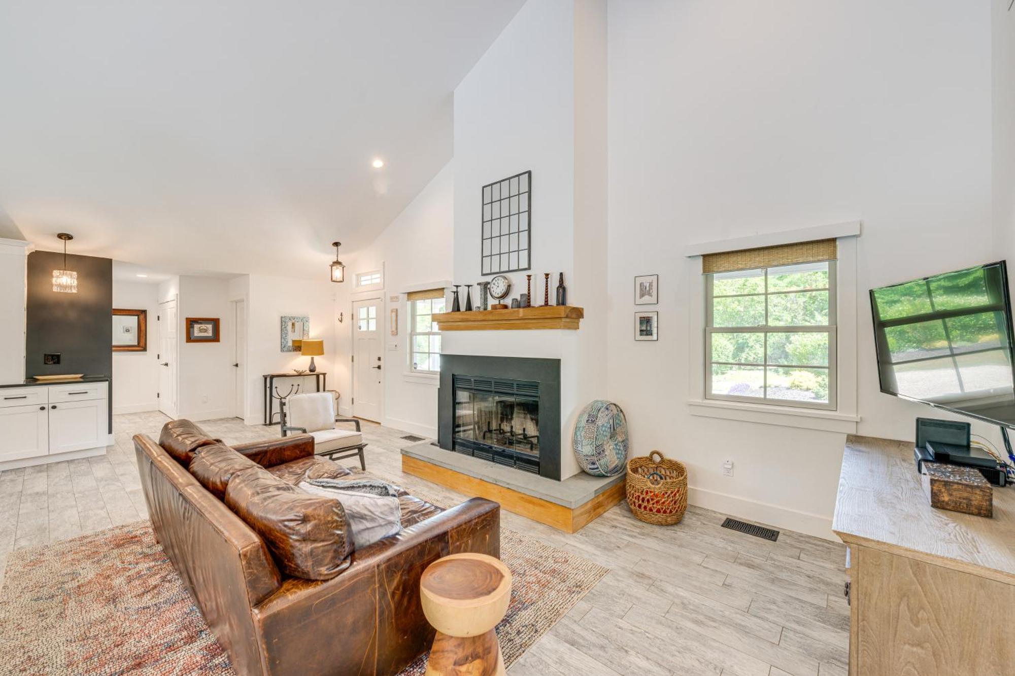 Distinctive Hamptons Home With Pool Near Bay, Ocean Hampton Bays Εξωτερικό φωτογραφία