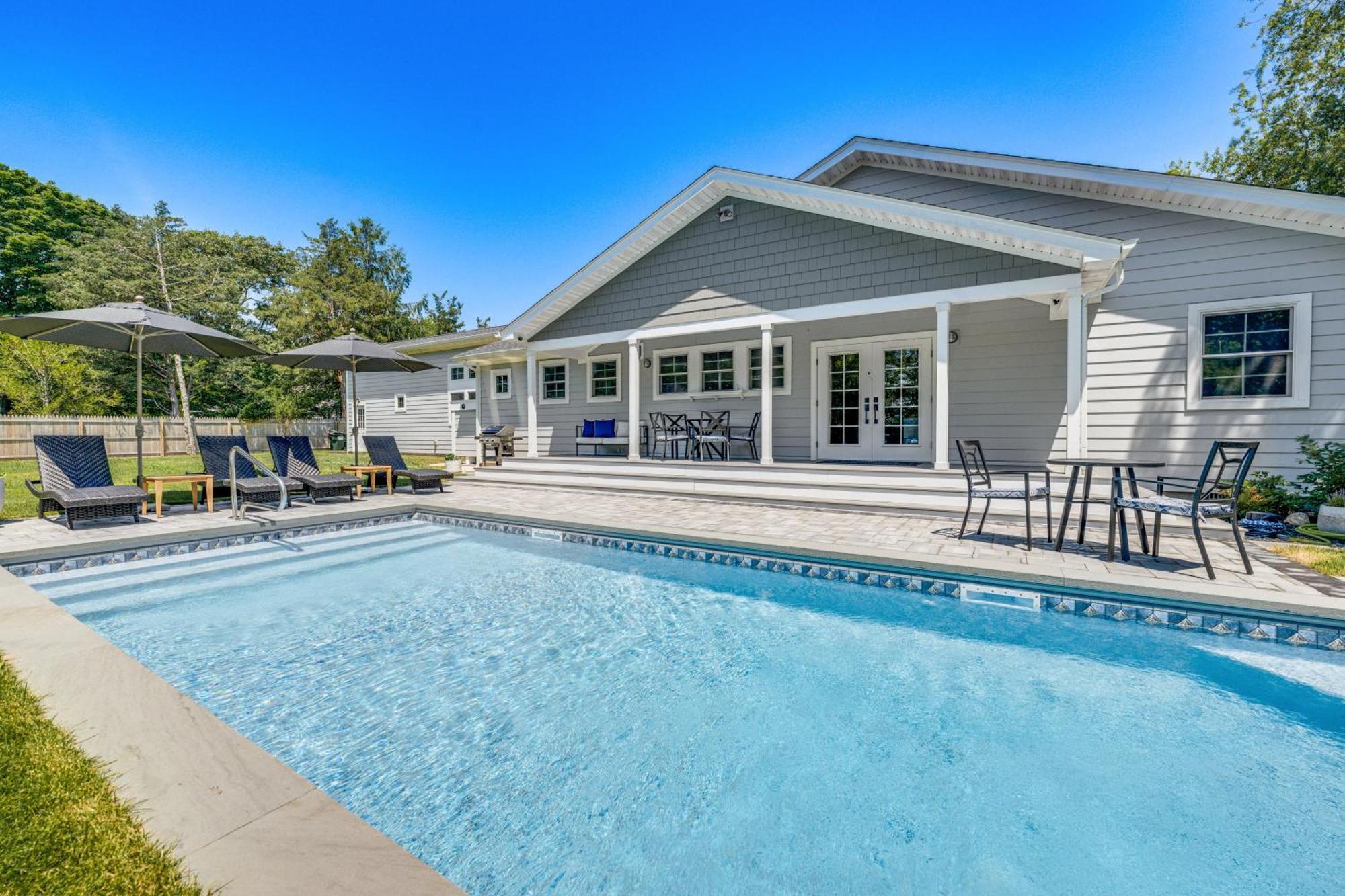 Distinctive Hamptons Home With Pool Near Bay, Ocean Hampton Bays Εξωτερικό φωτογραφία
